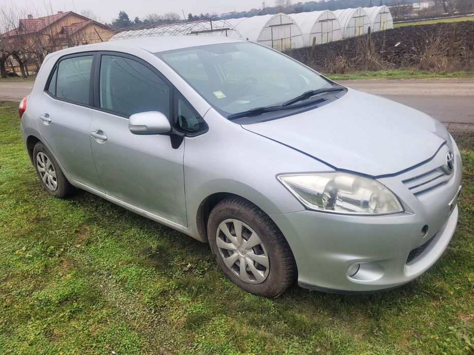Тойота Аурис Toyota Auris на Части