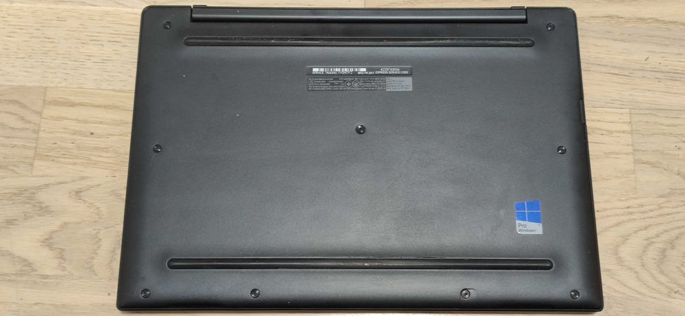 Dell Latitude 7370 FHD 13,3" m7 quad 8GB SSD 256GB licenta Win10 Pro