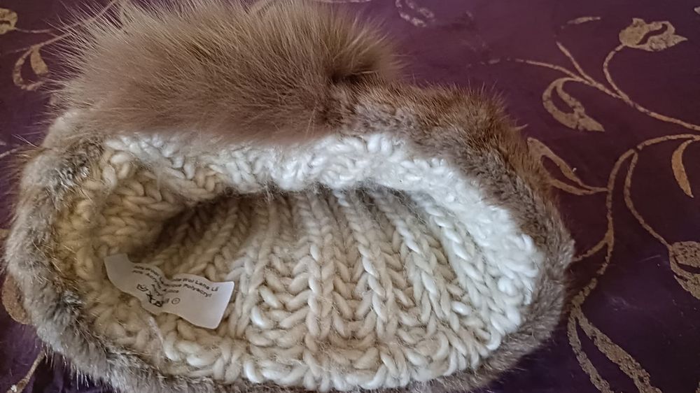 Căciulă de damă tricotată cu blană