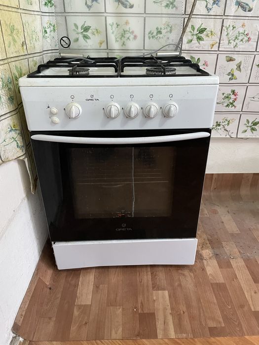 Продам газовую плиту