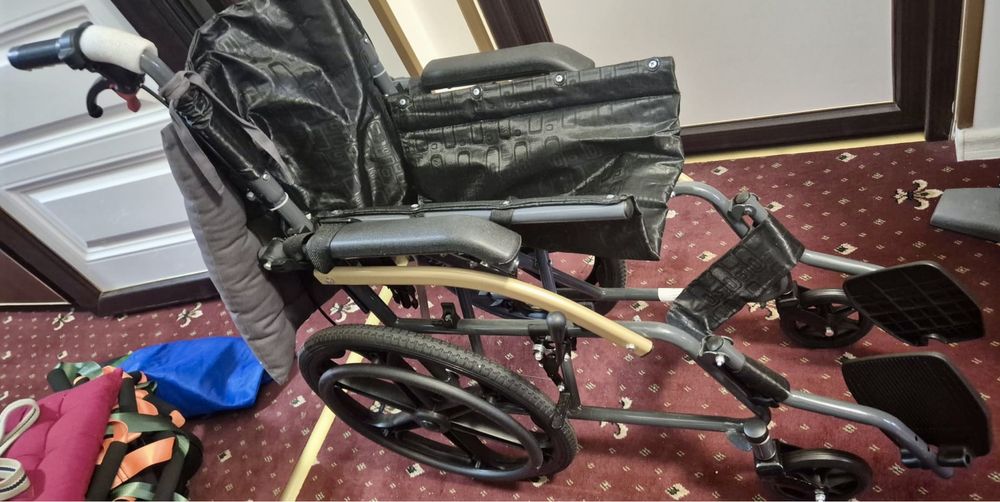 Scaun rulant pentru persoane cu dizabilități (fotoliul rulant)