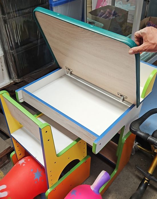 Школьная парта со стулом