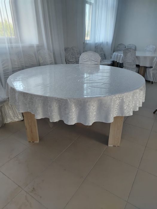 Продам столы и стулья банкетные