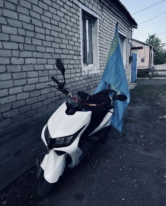 Продам мопед М8 111к