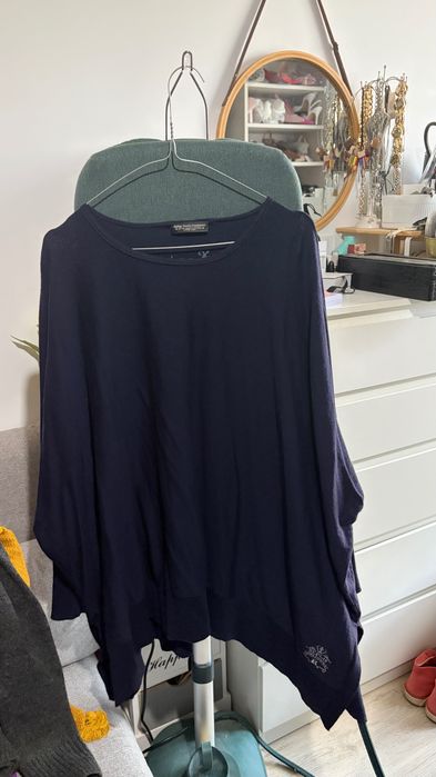 Pulover 100% merino bleumarin asimetric mărime unică