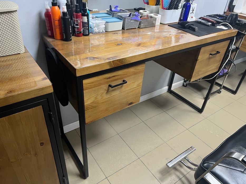 продается 2 тумбы парикмахерские