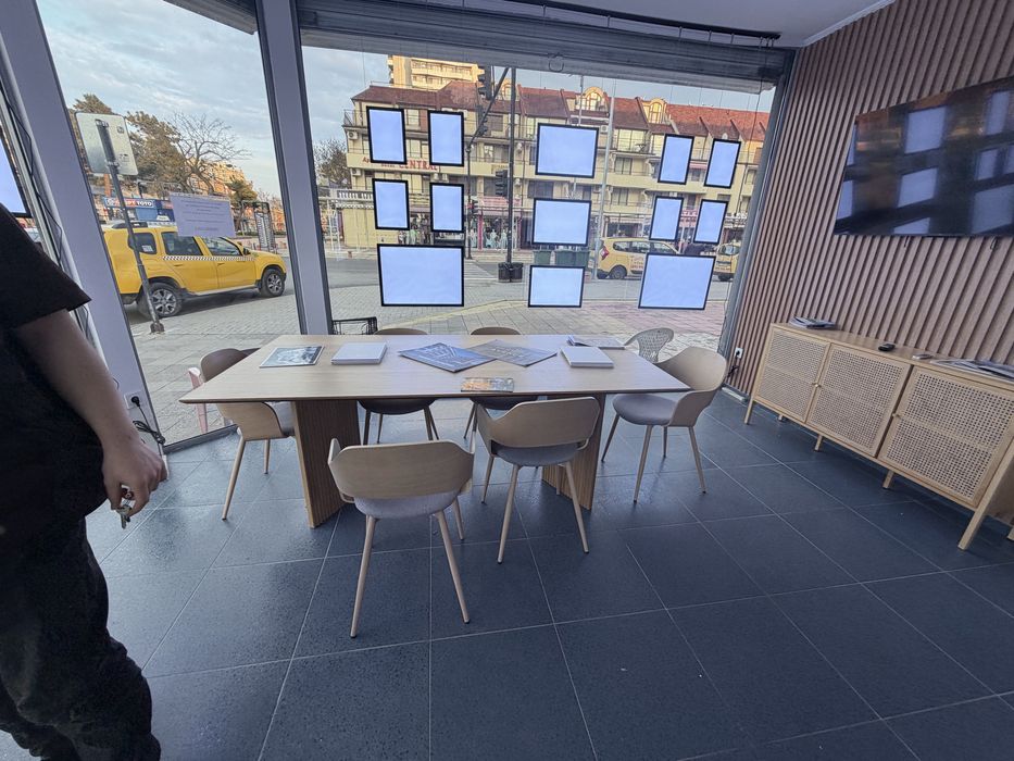 Мебели за офис - трапезна маса и 8 стола за хранене