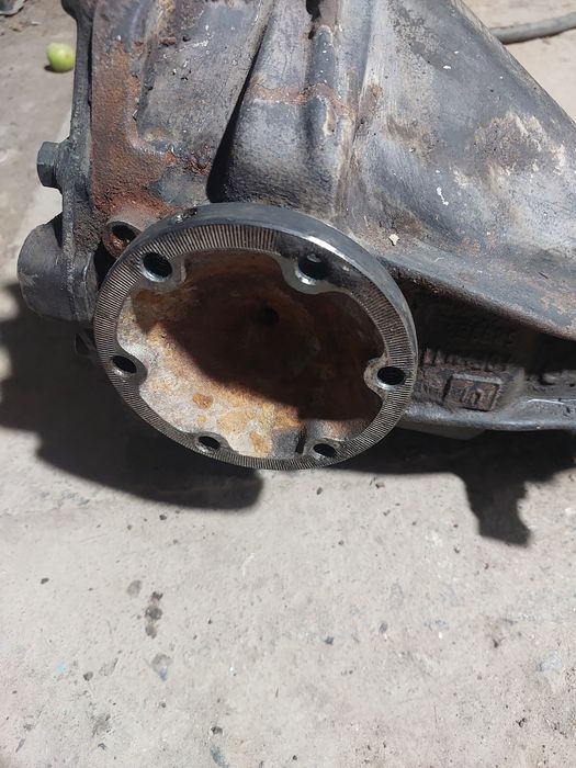 Продам редуктор Мерседес W124 3.27