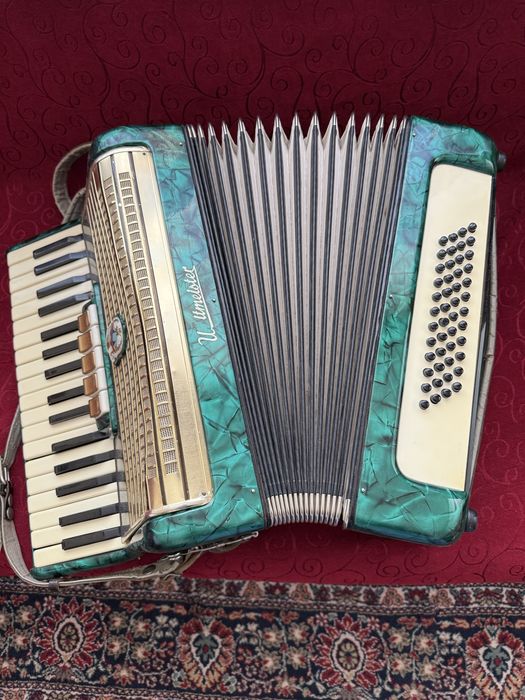 Weltmeister акордеон 48 баса