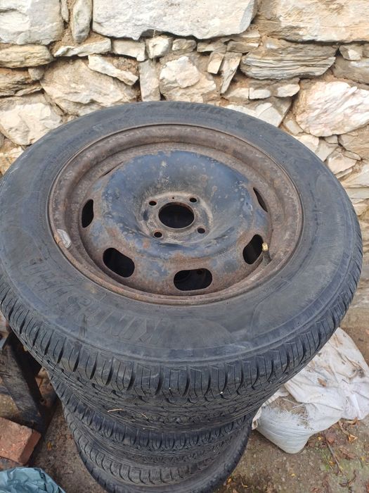 Гуми 195/65 R15 с джанти за пежо/ситроен
