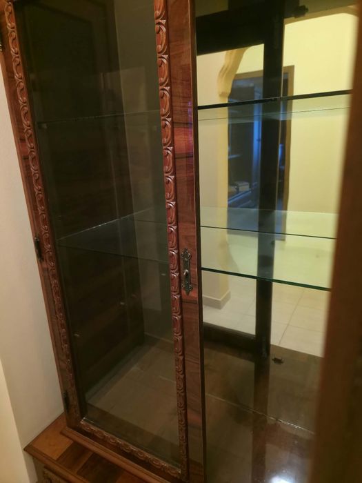 Vitrina sufragerie, lemn masiv. Mobilier