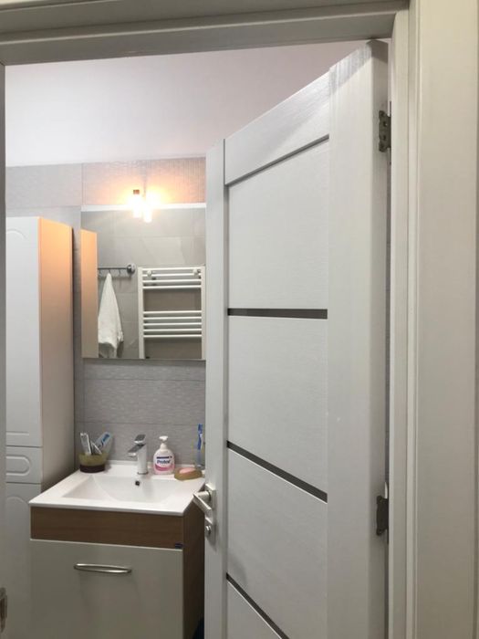 Inchiriez garsoniera Gorjului