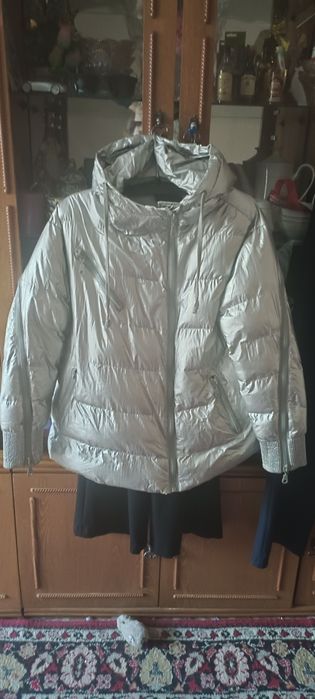 Продам куртки, безрукавки