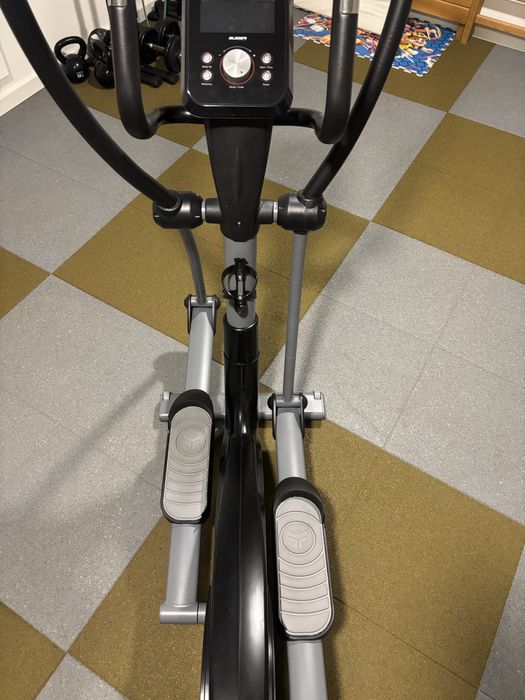 Bicicleta eliptica FLOW FITNESS