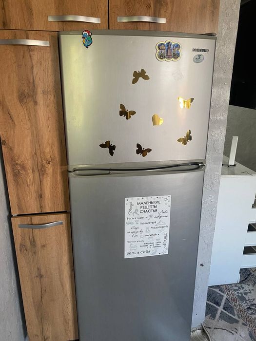 Продам холодильник размер 160-60