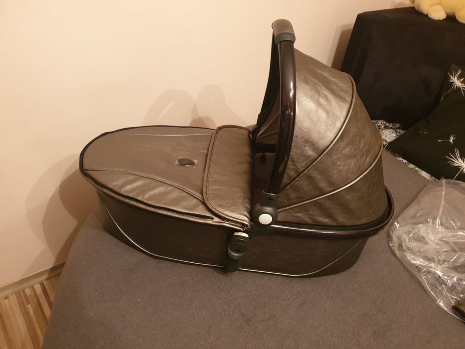 Бебешка количка EGG