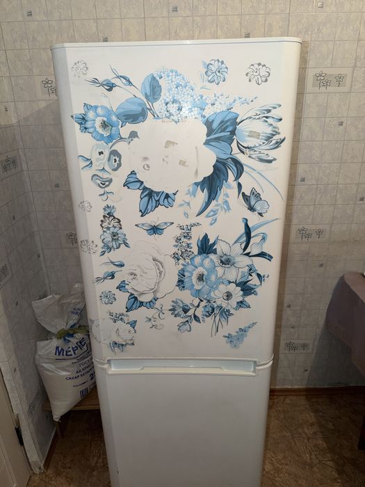 Холодильник indesit