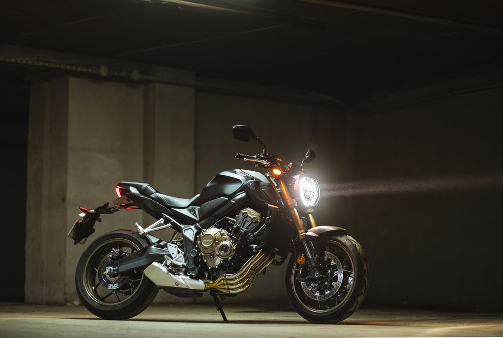 Honda CB 650R Neo Cafe Racer Targu-Mures • OLX.ro