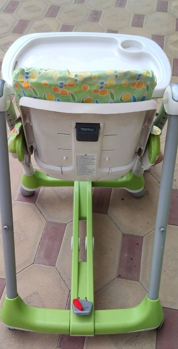 Продам срочно стульчик для кормления.