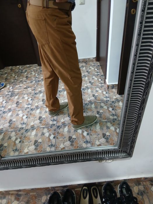 Pantaloni barbati din denim catifelat marca C&A masura 34/34 noi