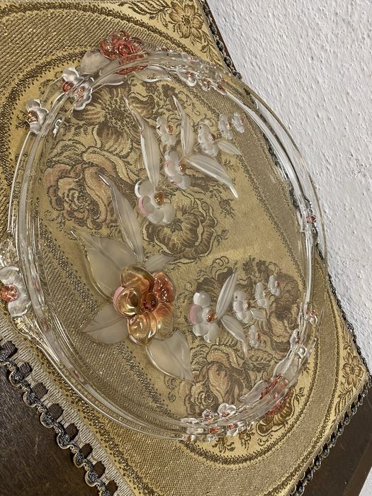 Голям поднос цветен кристал релефни орнаменти Германия 1960