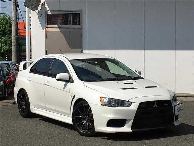 Передний бампер и капот EVO на Mitsubishi Lancer X тюнинг обвес