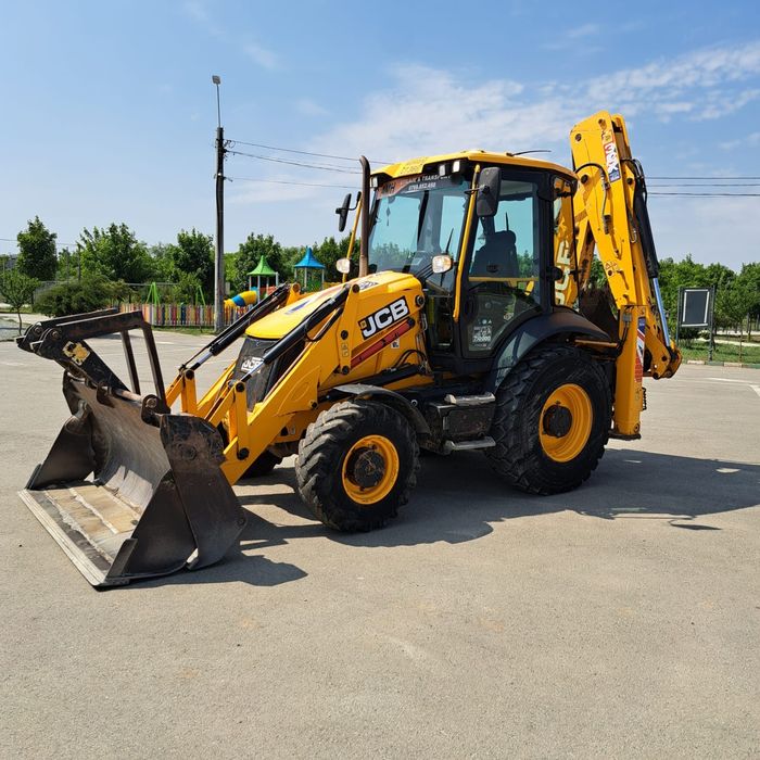 Buldoexcavator JCB 3CX 2021