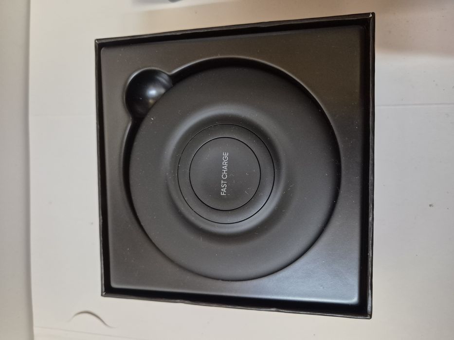 Безжично зарядно устройство