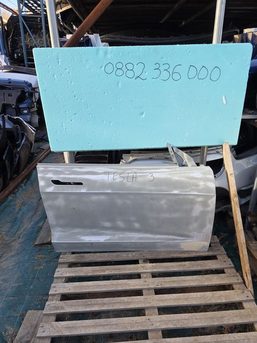 Tesla model 3 предна дясна врата