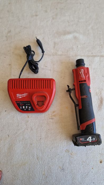 Milwaukee M12 FTB polizor pentru anvelope