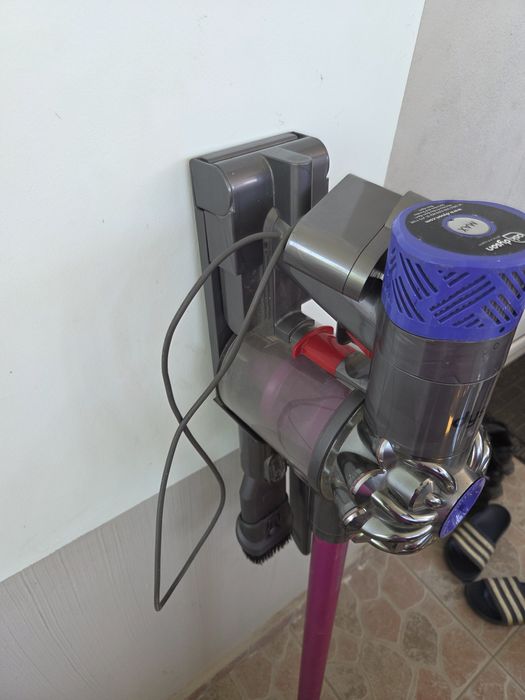 Безжична ръчна прахосмукачка Dyson