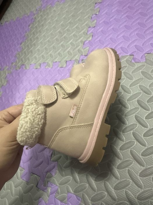 Ghete fetite marimea 23