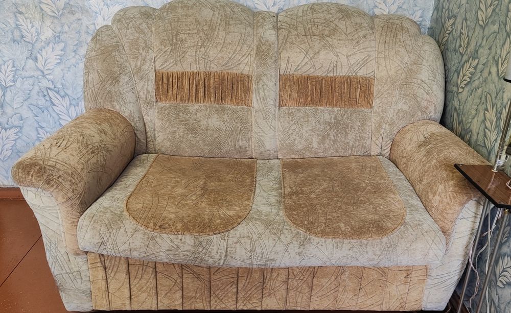 Диваны ,кресло импортное .