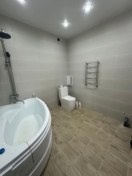 Продам дом с хозпостройками и земельным участком