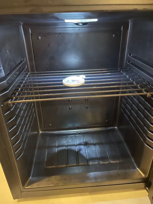 Мини бар хладилна витрина