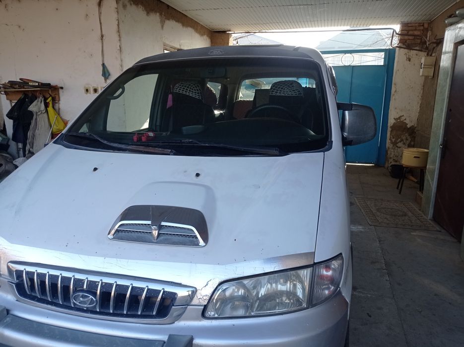 Старекс 2002г.  11 мест