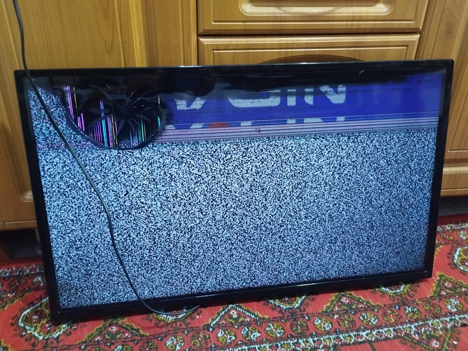 Телевизор Yasin 32 экран