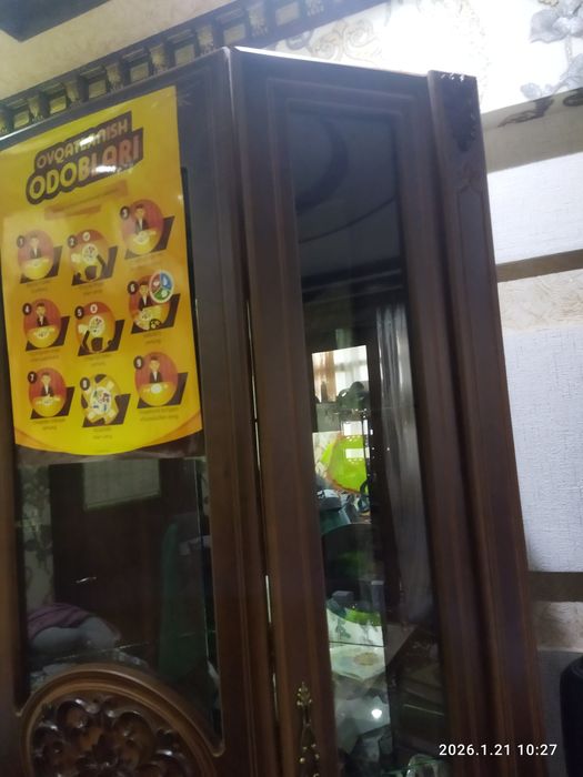 Servant suvinir shkaf sotiladi