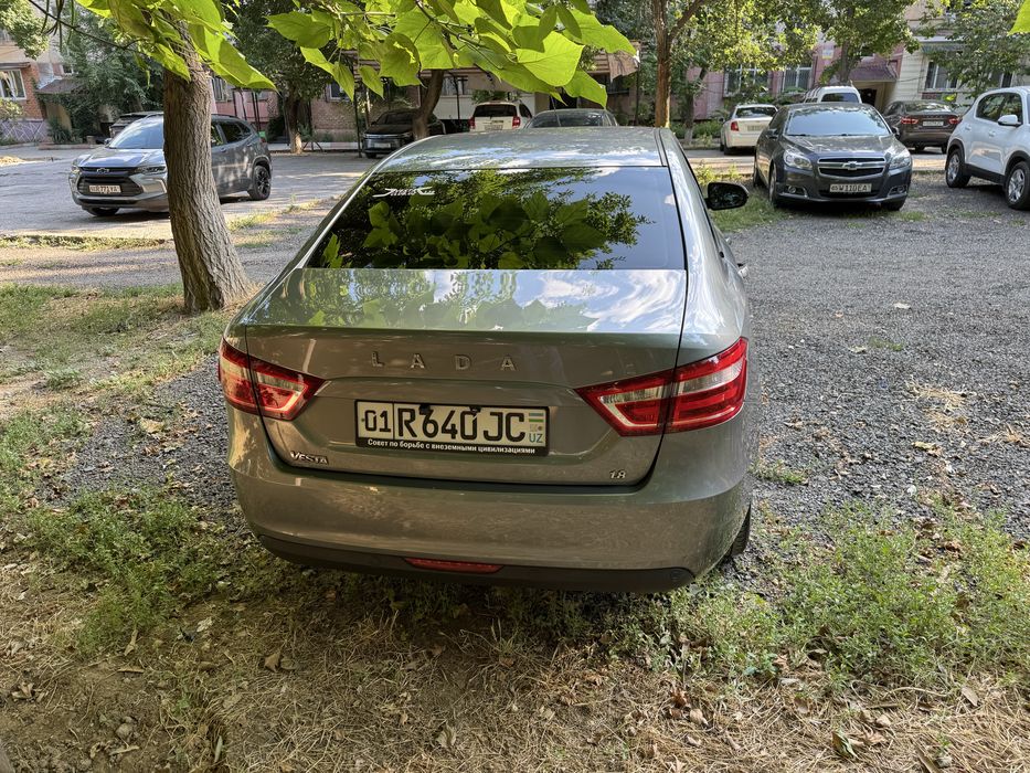 LADA Vesta 1.8 AMT Luxe Multimedia | 2019