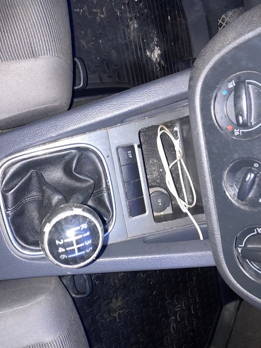 Продава се само на части Фолксваген Голф 5 1.6 FSI 2005 година