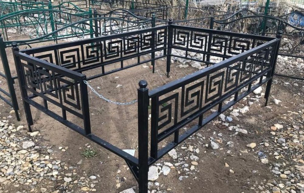 Паметници Надгробни плочи Снимки