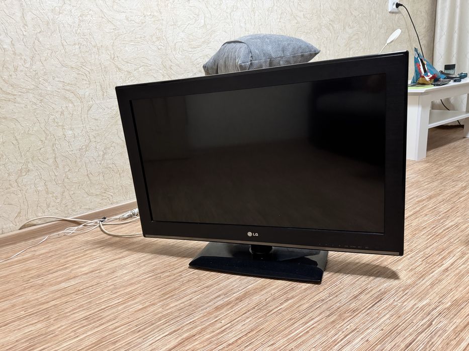 LG Телевизор продам