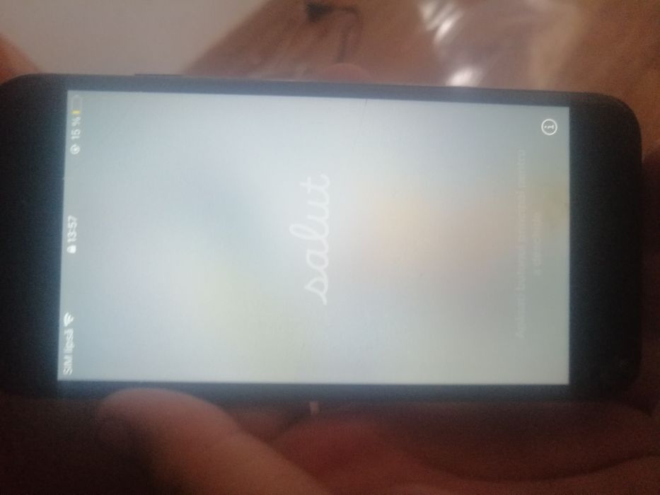 Vând iPhone xs și iPhone 7 la 170 de lei ambele telefoane funcționează perfect xs are sticla crăpata in rest totul e funcțional trebuie doar activate!