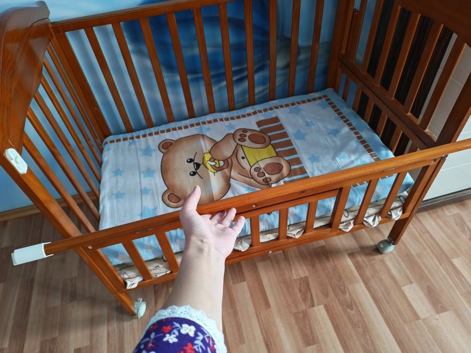 Продам кроватку детскую