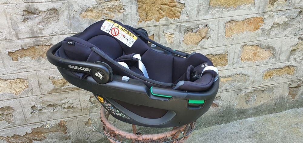 Maxi Cosi Coral 360 + база Family Fix 360