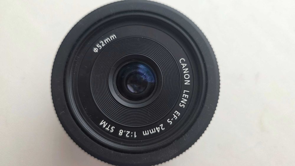 Объектив Canon EF-S 24mm 2.8 STM