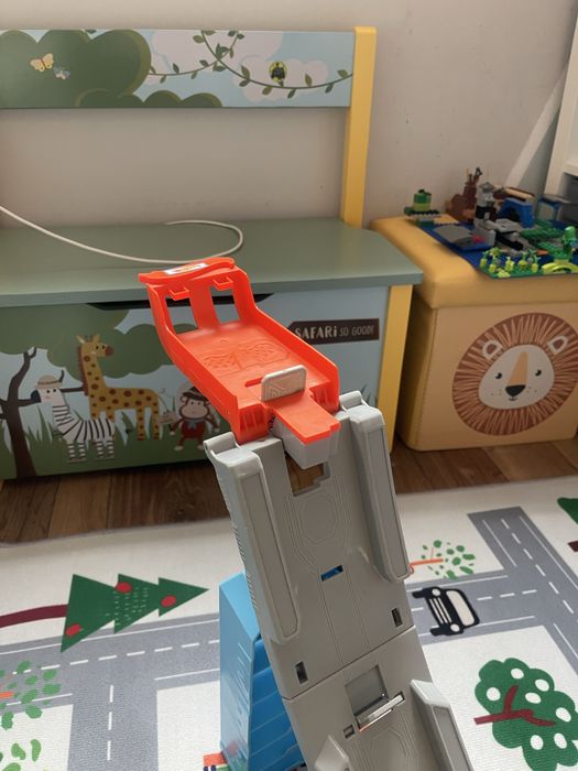 Hot wheels,Хот уйлс писта,камион,играчки