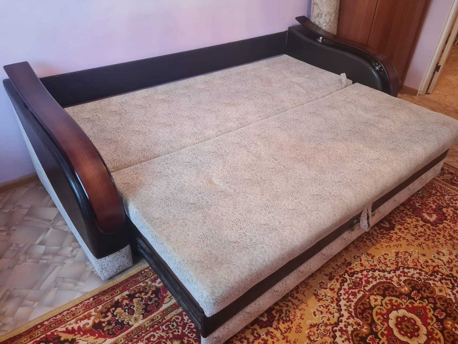Продам Диван для гостиной