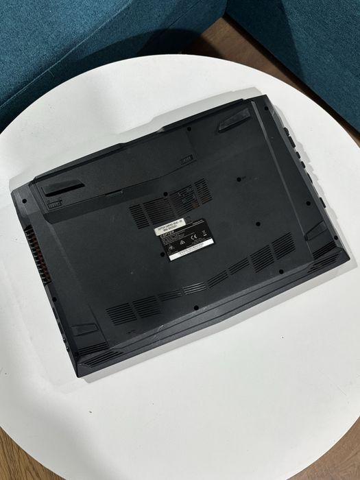 Laptop Clevo Gaming• Display 4K• i7-8750H• 16gb ram • Nvidia GTX 1050 Ti ( 4gb)