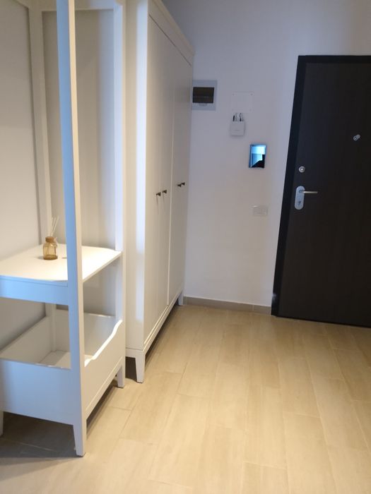 Ofer spre închiriere apartament cu 2 camere